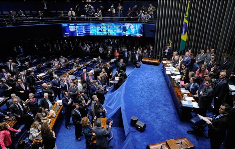 Por acordo com senadores, reforma trabalhista deve ser alterada no Planalto